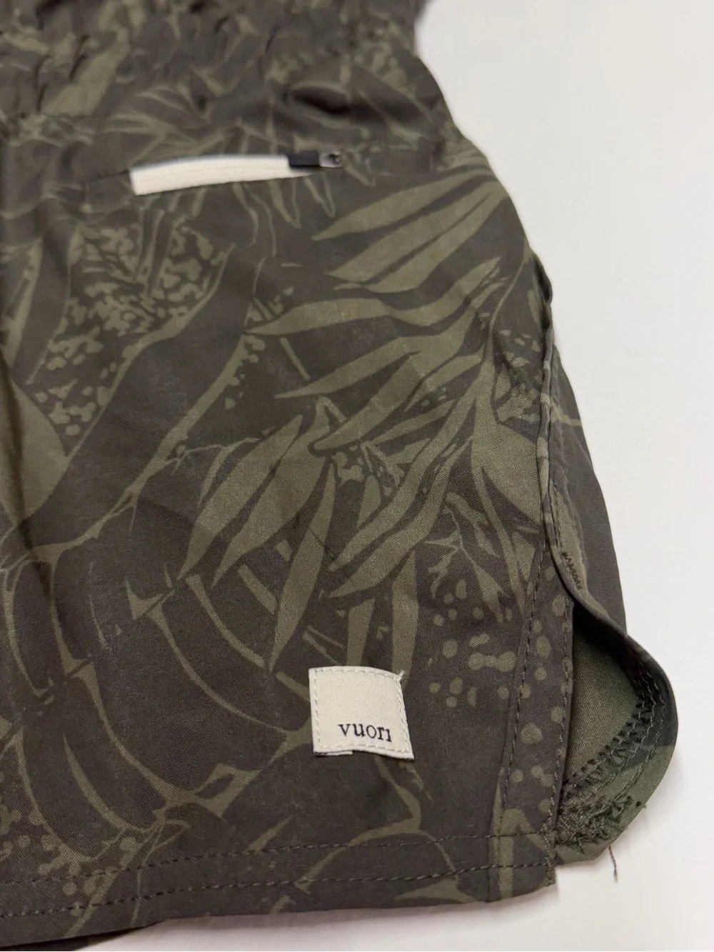 Vuori clementine romper Green Leaf Print Tank Romper with Drawstring Sz L - Picture 7 of 8